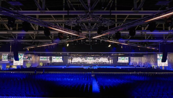 透明租赁视觉显示解决方案 Galaxy 系列应用于阿曼演唱会